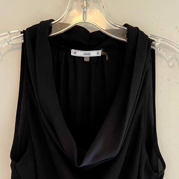 ♠️Beautiful Cowl Neck Sleeveless Top♠️ - Picture 3 of 12